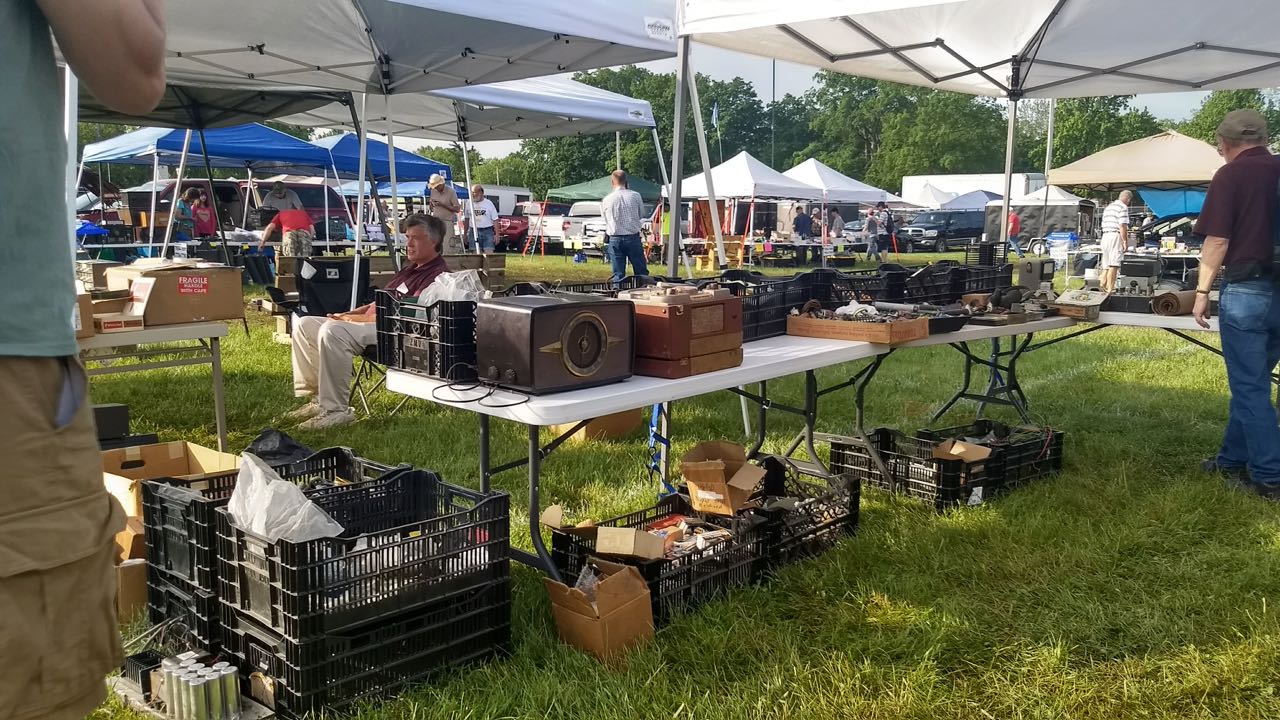online flea market photo gallery inside exhibit reservations open online for hamvention flea market online flea market photo gallery inside exhibit reservations open online for hamvention flea market