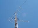 <i>22 ele at the top, 6 ele under and 18 ele loop for 900 Mhz FM.</i>