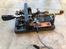 1940 McElroy Model 600 Deluxe with Marbleite finish de VE3WMB 