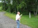 Pete W3WC acting as antenna anchor.