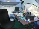 KI0RO's very messy operating position.